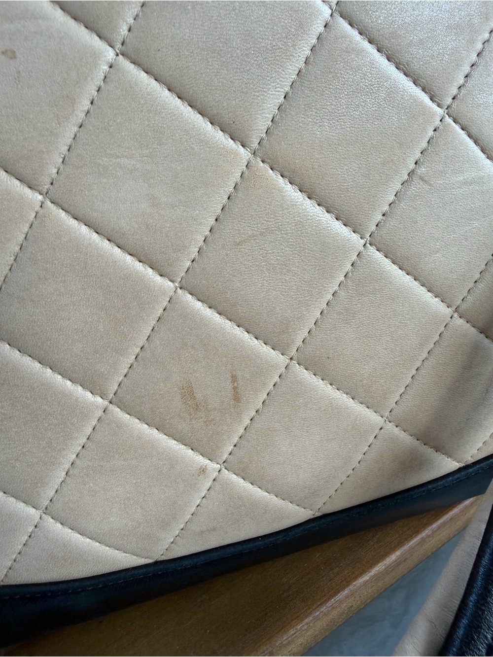 Vintage CHANEL Quilted Leather Tote Beige Black Gold CC Y2K - Picture 4 of 15